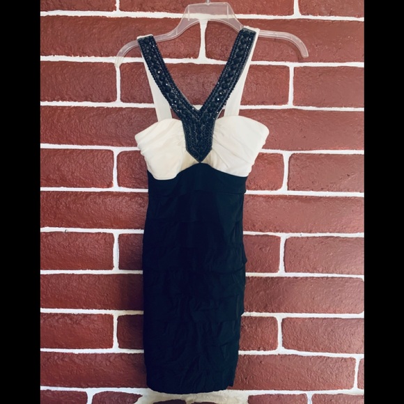 Black/White Prom Graduation Dress - Picture 1 of 3
